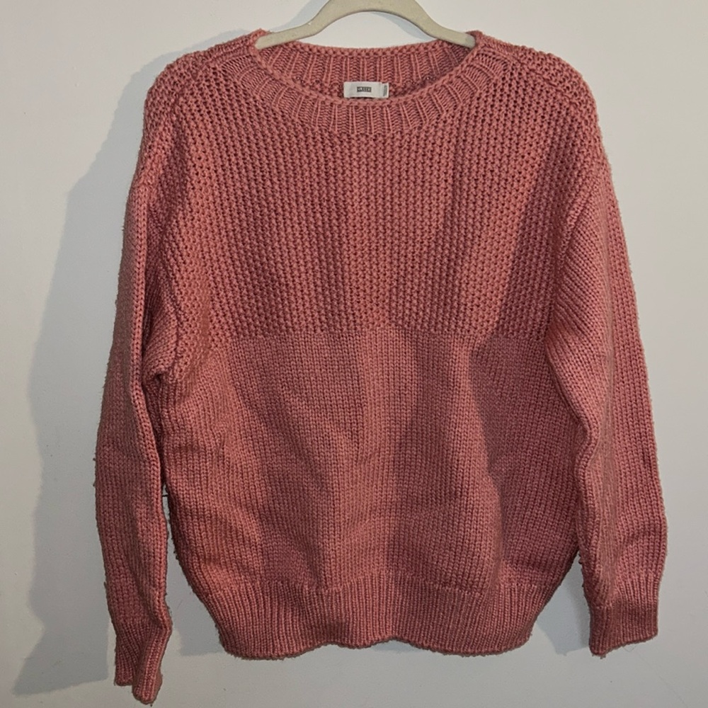 Closed sweater